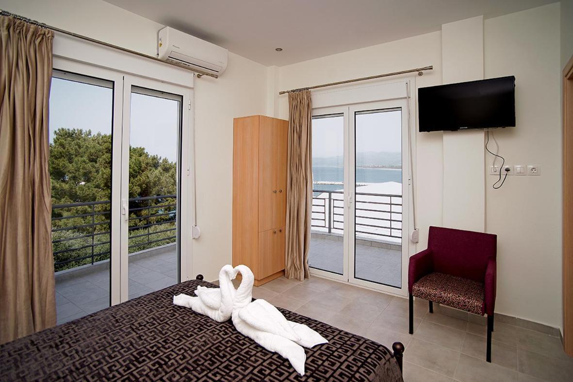 Karnagio Rooms Kyparissia Exterior photo