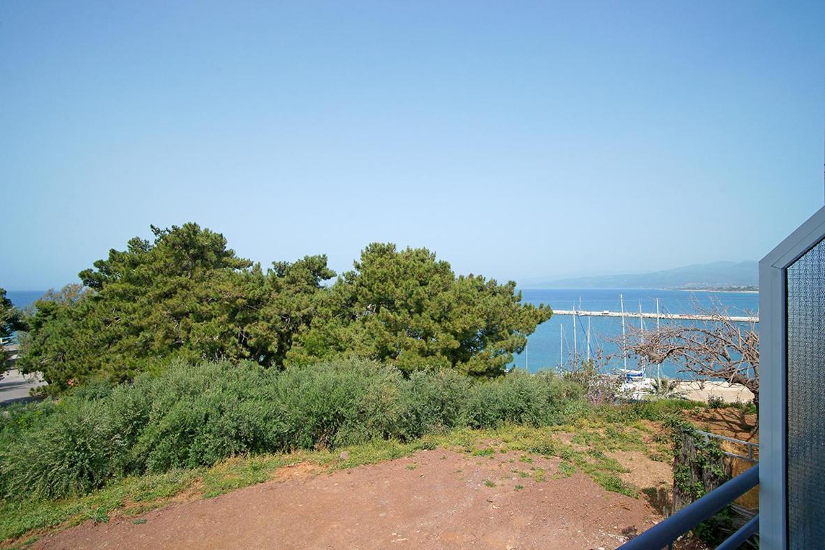 Karnagio Rooms Kyparissia Exterior photo
