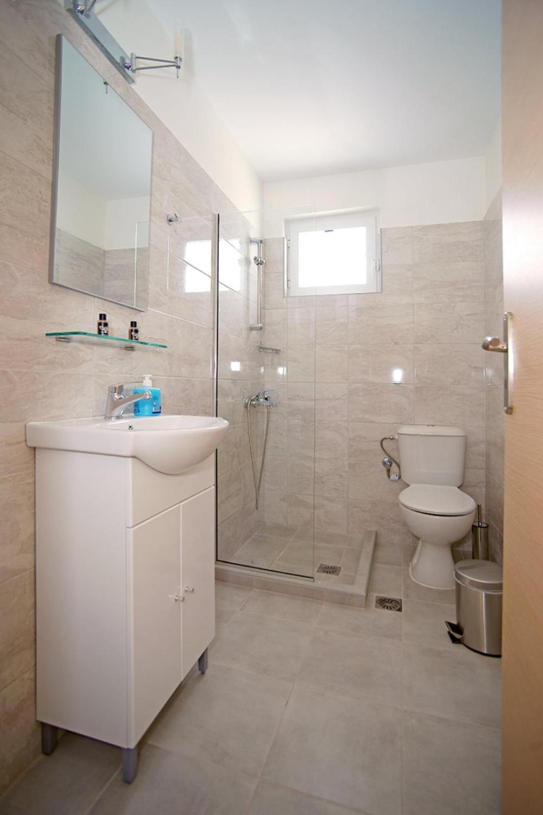 Karnagio Rooms Kyparissia Exterior photo